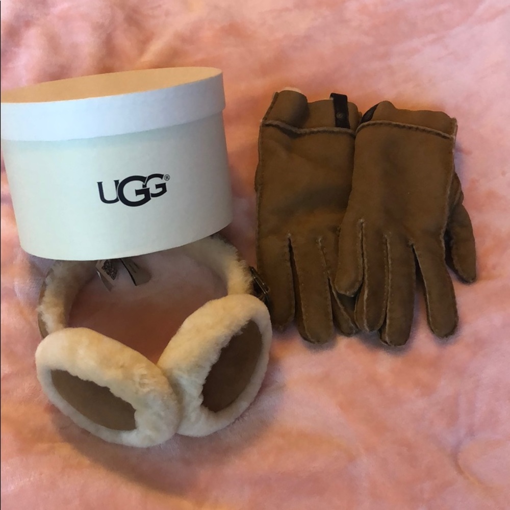Ugg glove and ear muff set